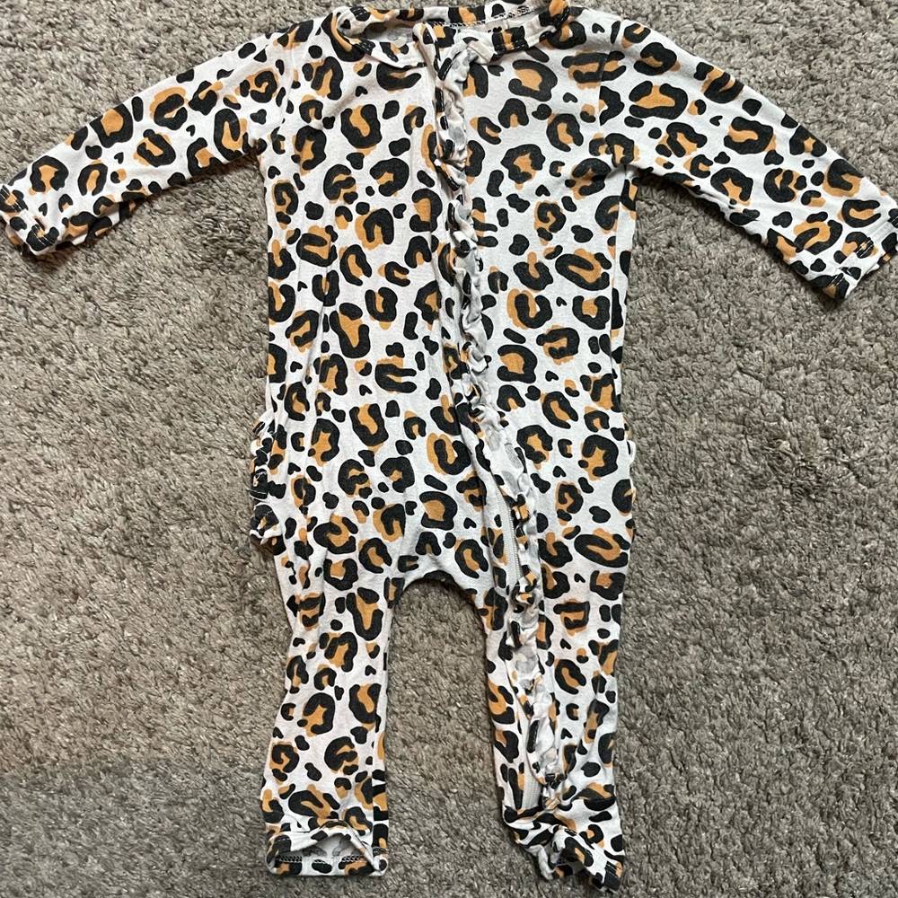Bamboo romper (Spearmint love brand) 3-6months